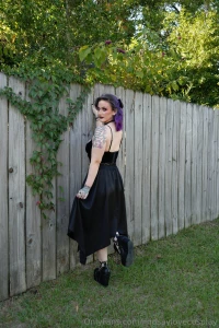 Happy monday i am still working on the different props and pieces for