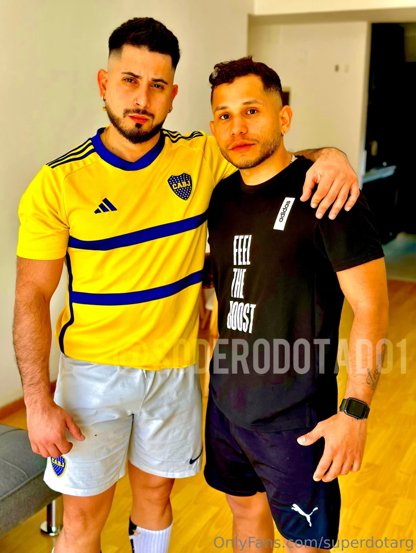 Despu s de un intenso partido de futbol mi amigo me espera en su casa part 1 