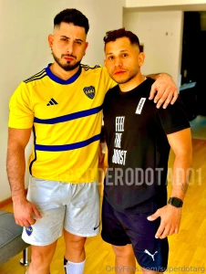 Despu s de un intenso partido de futbol mi amigo me espera en su casa part 1