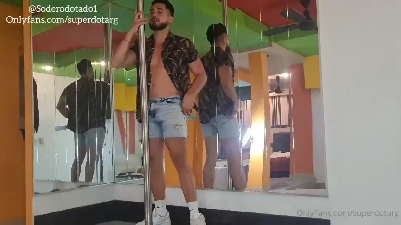 Su mam contrato mi servicio para su cumplea os n mero 18 bybycaroo 