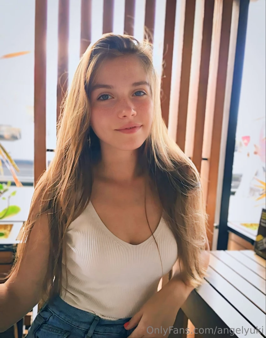 This babe amrimuse is finally 18 she looks so innocent but you don t part 8 