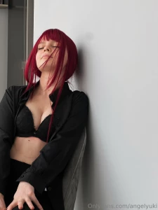 Look at me not the description