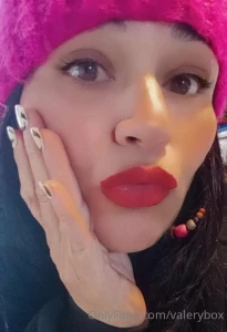 Try my red lips baby