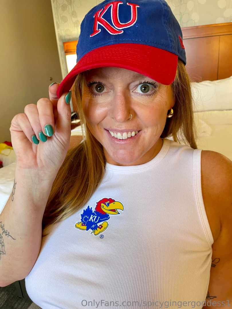 Rock chalk big game tonight vs creighton 