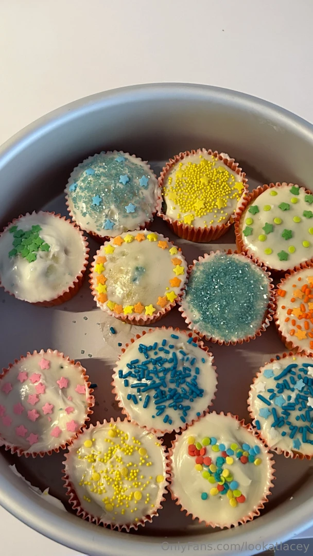 I baked some cupcakes how do they look 