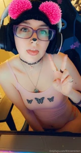 Here s some pictures messing with a portable picture stand before i part 1