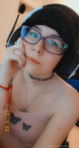 Here s some pictures messing with a portable picture stand before i part 4