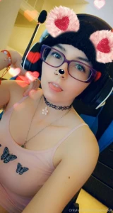 Here s some pictures messing with a portable picture stand before i