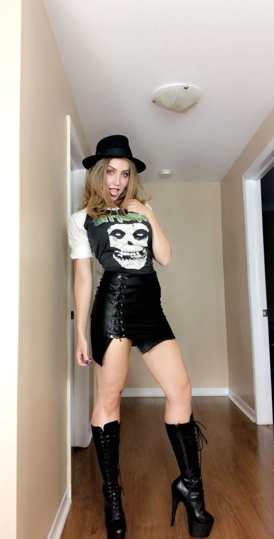 Which photo do you like the best 3 is my favourite i really love this 