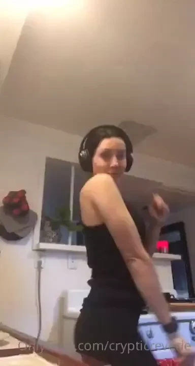 Coffee no make up dishes dancing 
