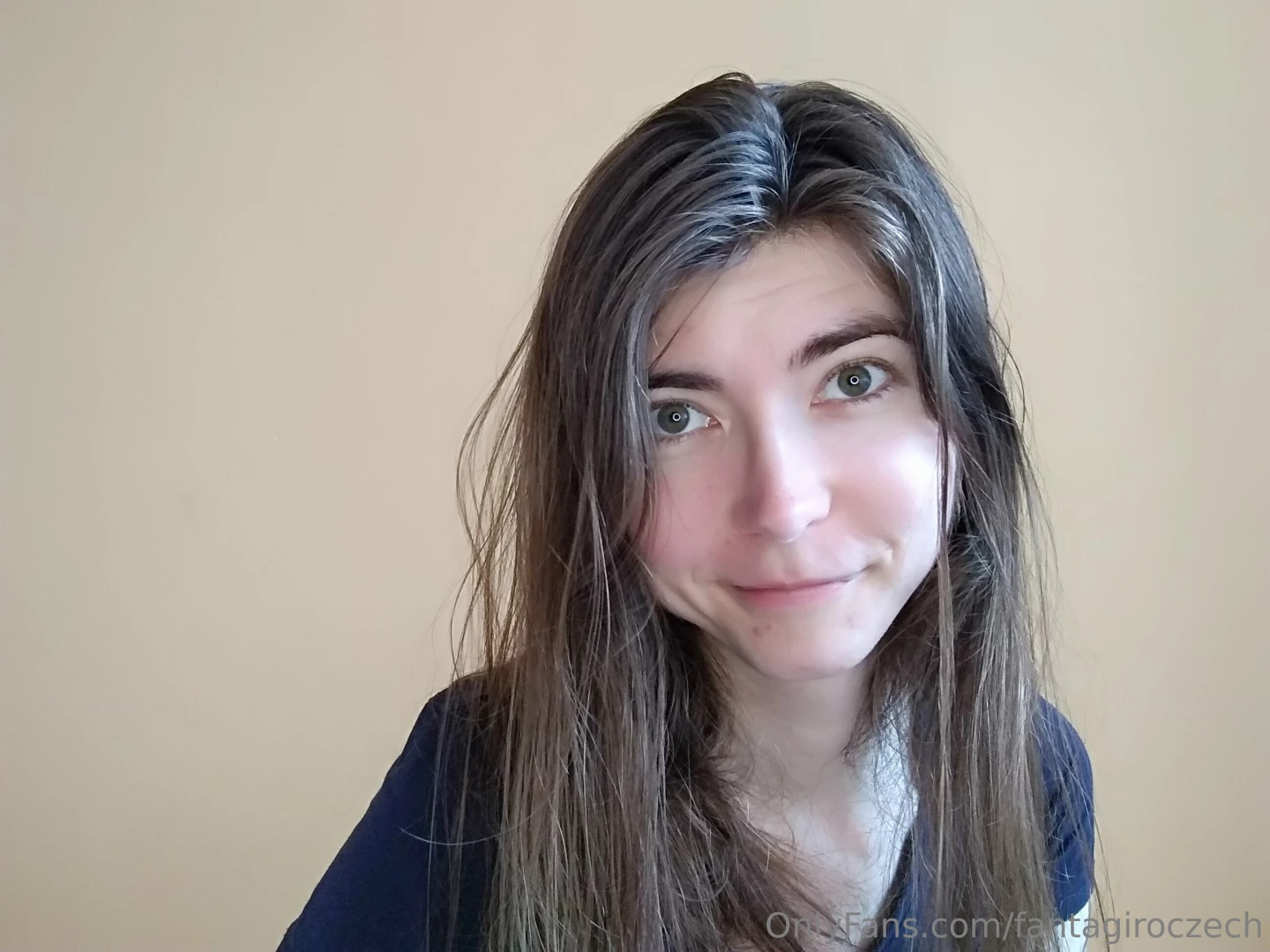 New photoset lot of pics of sweaty unwashed hair unshaved legs foot part 7 