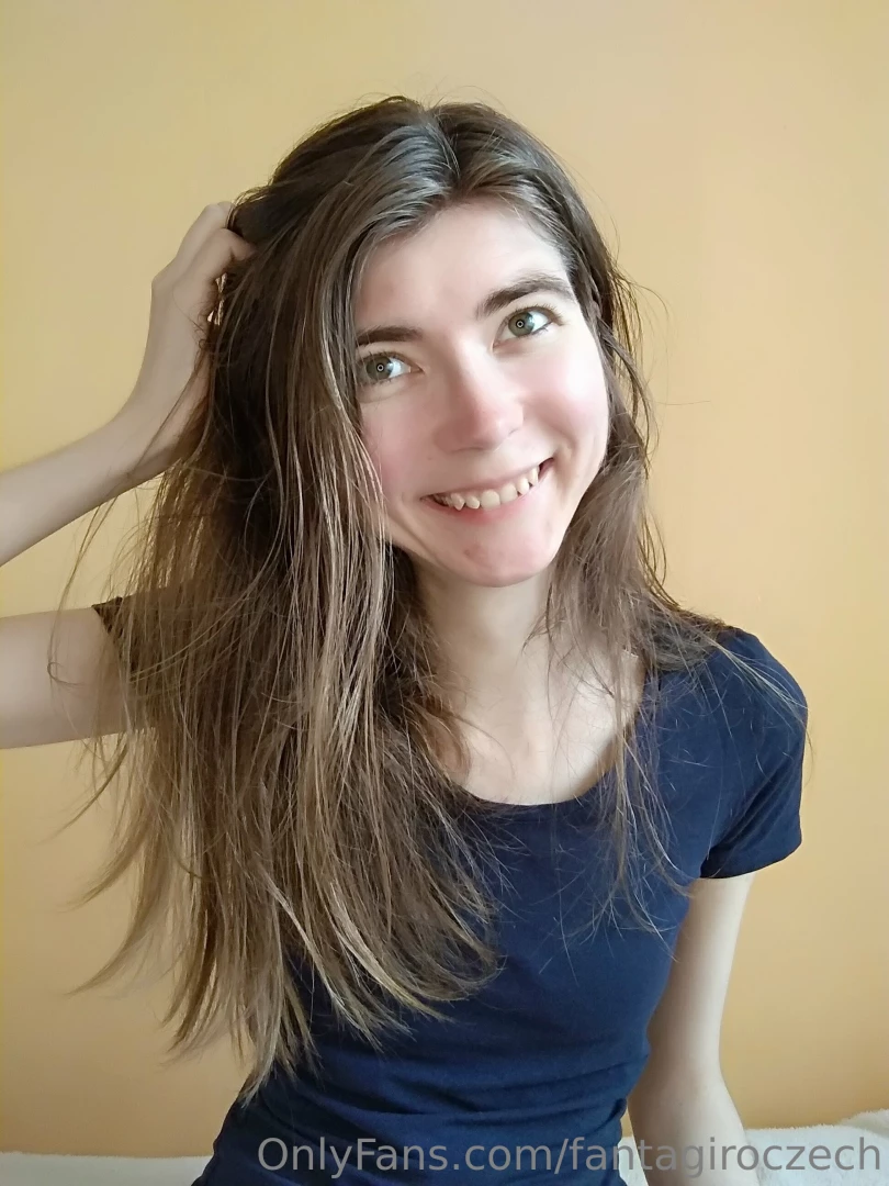 New photoset lot of pics of sweaty unwashed hair unshaved legs foot part 8 