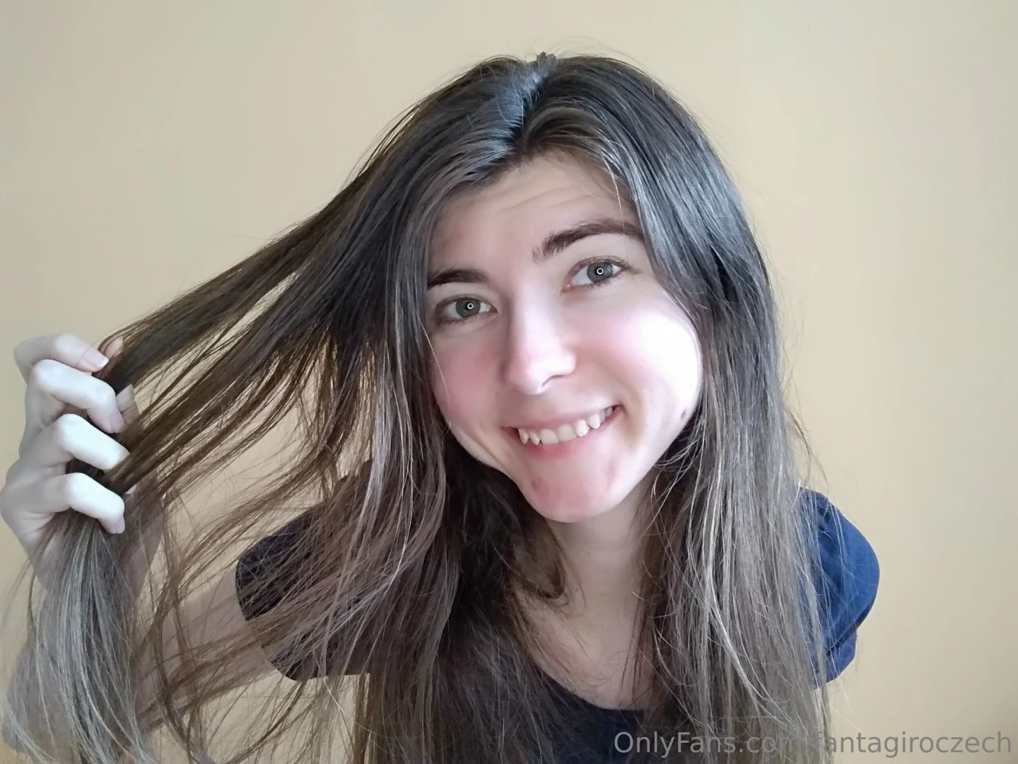 New photoset lot of pics of sweaty unwashed hair unshaved legs foot part 20 