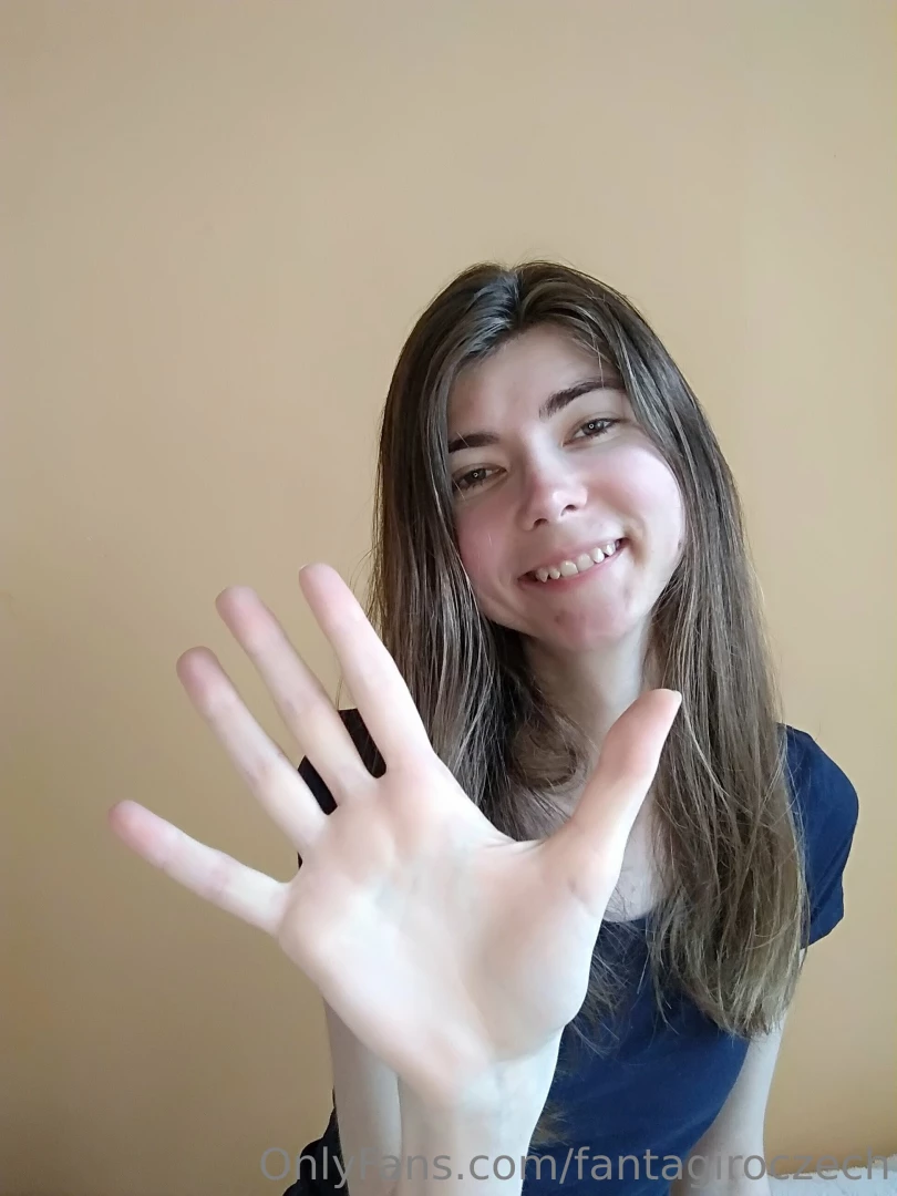 New photoset lot of pics of sweaty unwashed hair unshaved legs foot part 1 