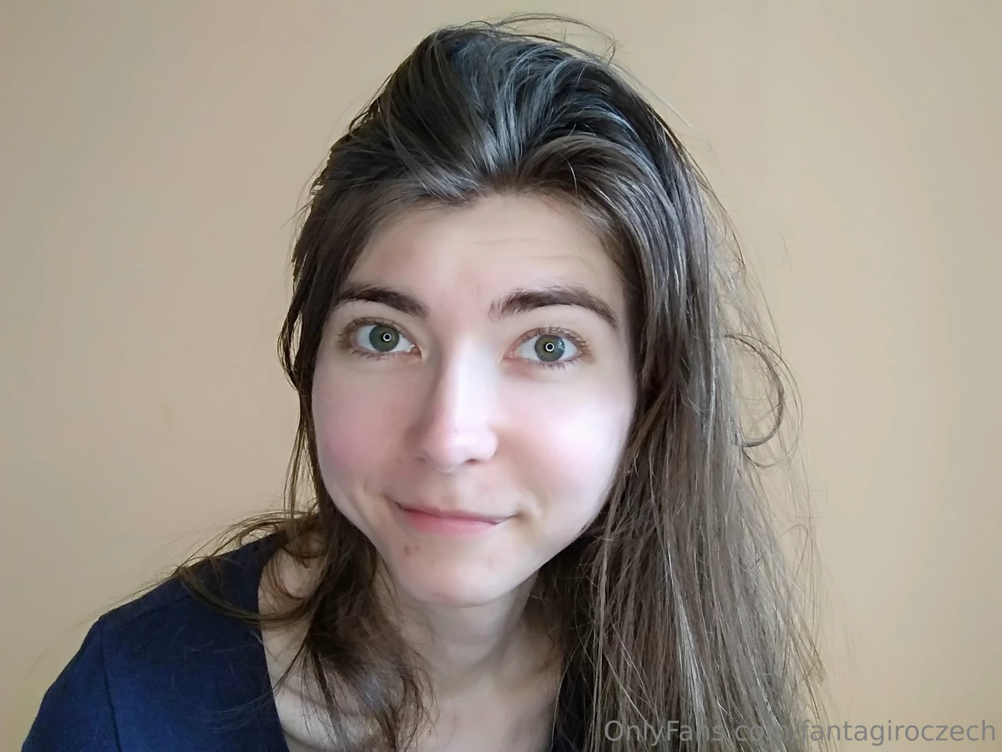 New photoset lot of pics of sweaty unwashed hair unshaved legs foot part 24 