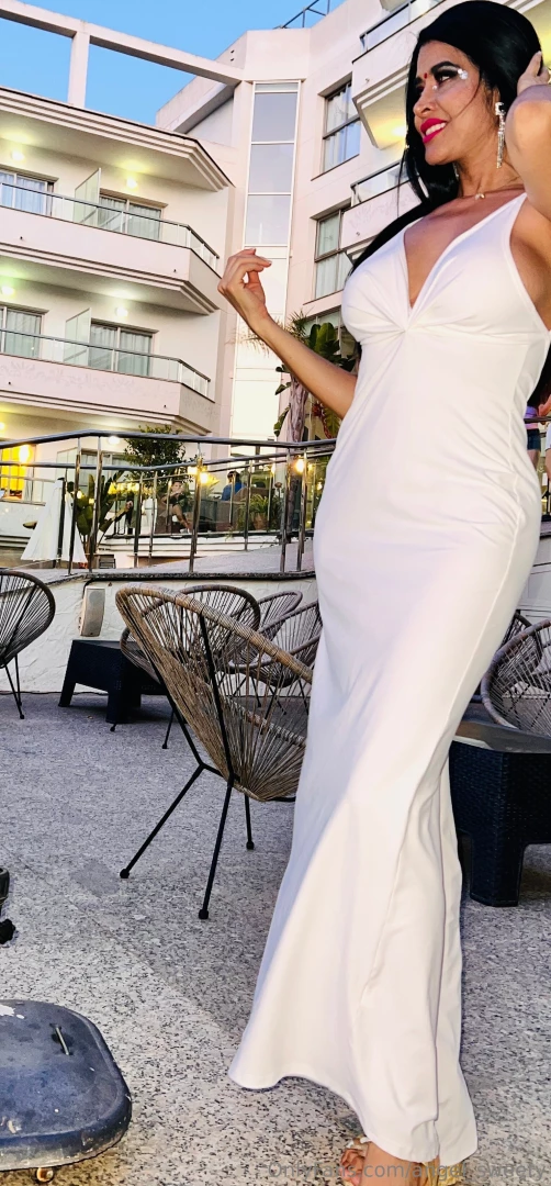 Hello my friends i hope you had a wonderful weekend i was dancing 