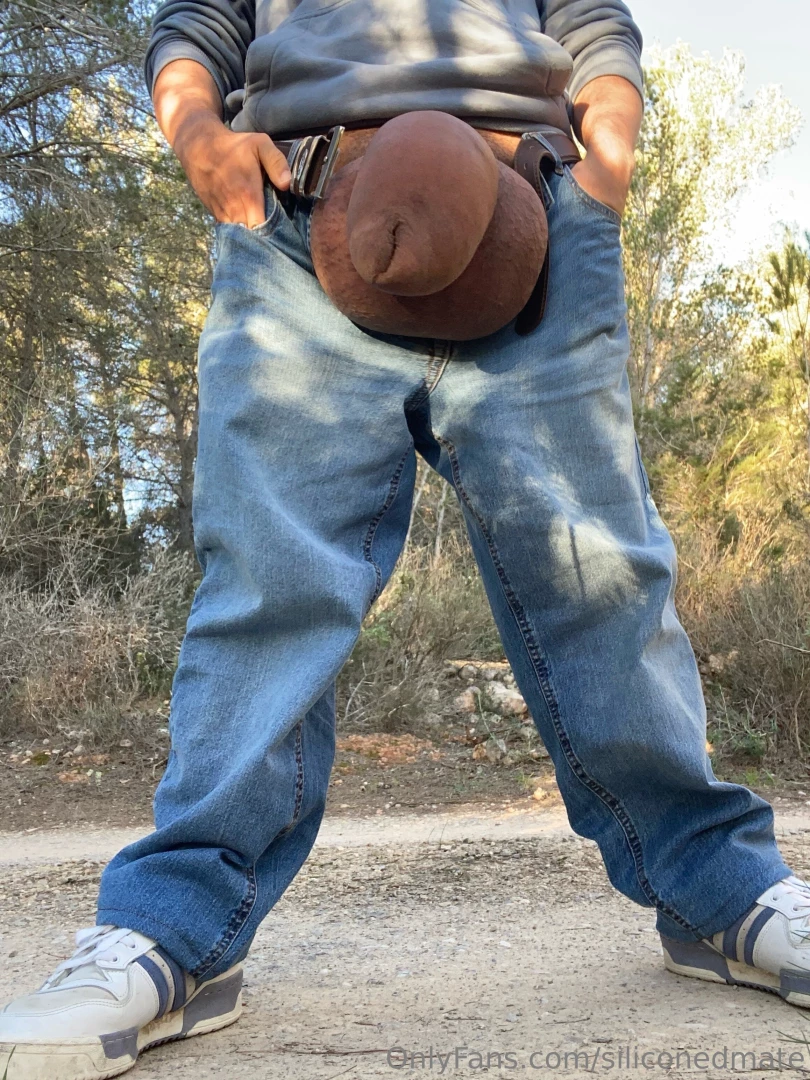 How i look when i m walking vs how my bulge really is let s say i make 