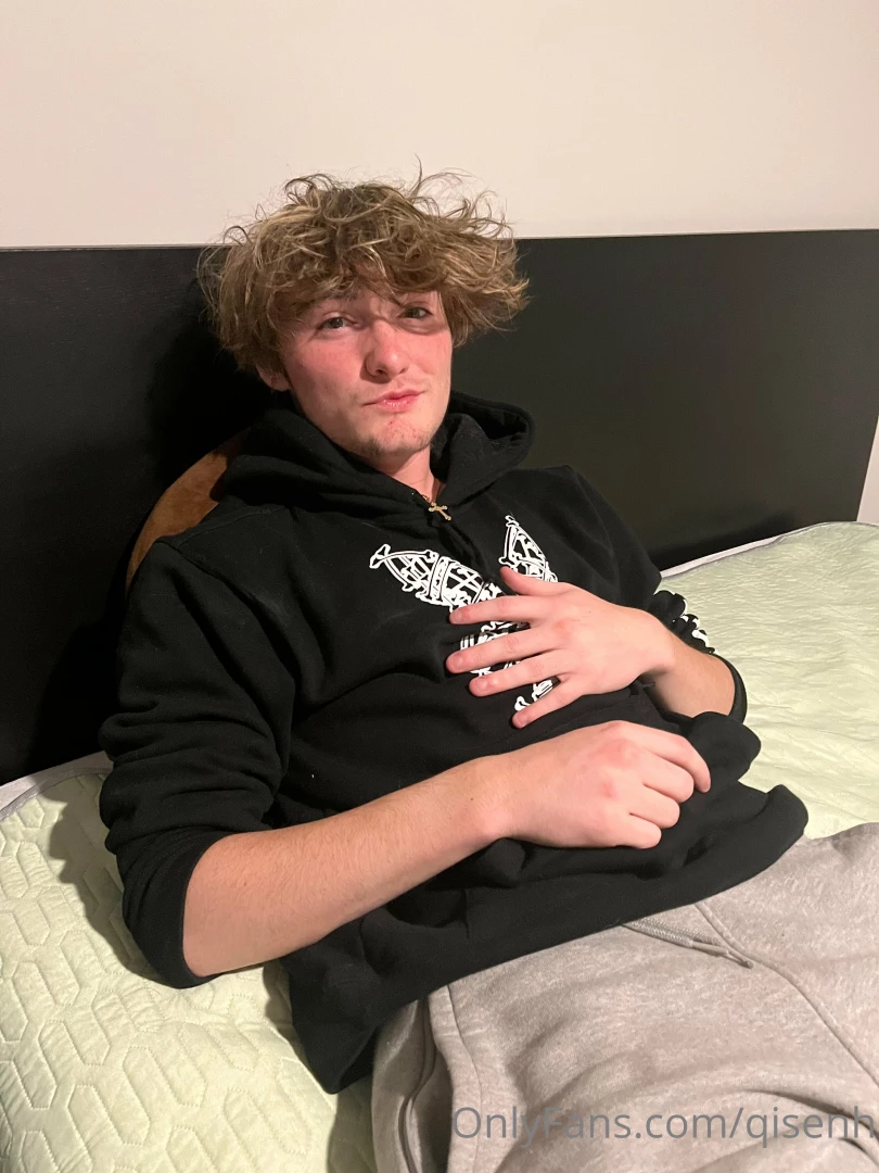 Got a new str8 boy do u guys think he is cute part 1 