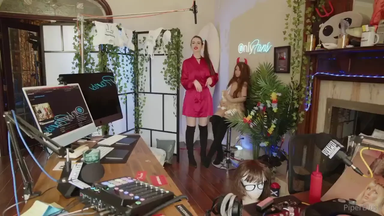 Will it fit the open black dress with no panties and fishnets 