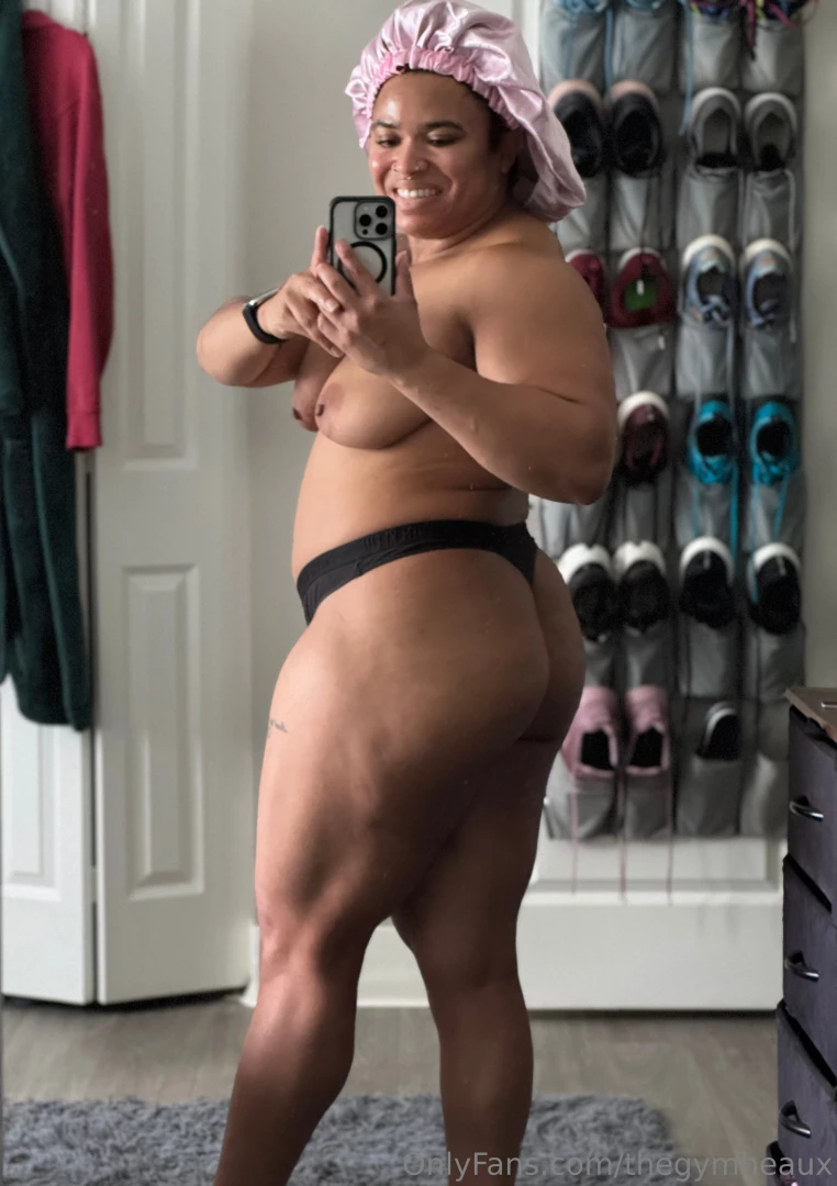 I interrupted my morning routine to show you how swoll my legs look do part 1 