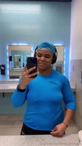 I took a lil bit of a tumble while warming up at the gym this week but
