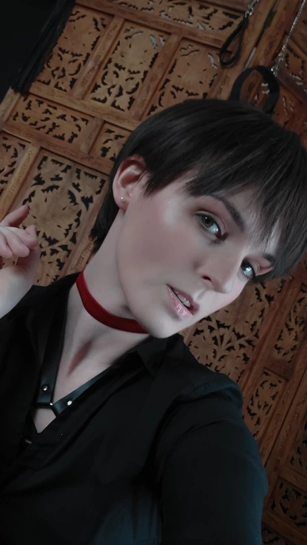 Have a seat dear some behind the scenes from the domme rebecca 