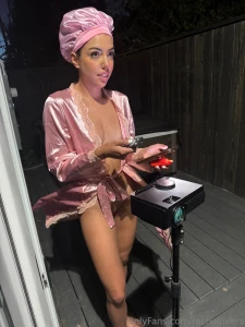 What its like dating me