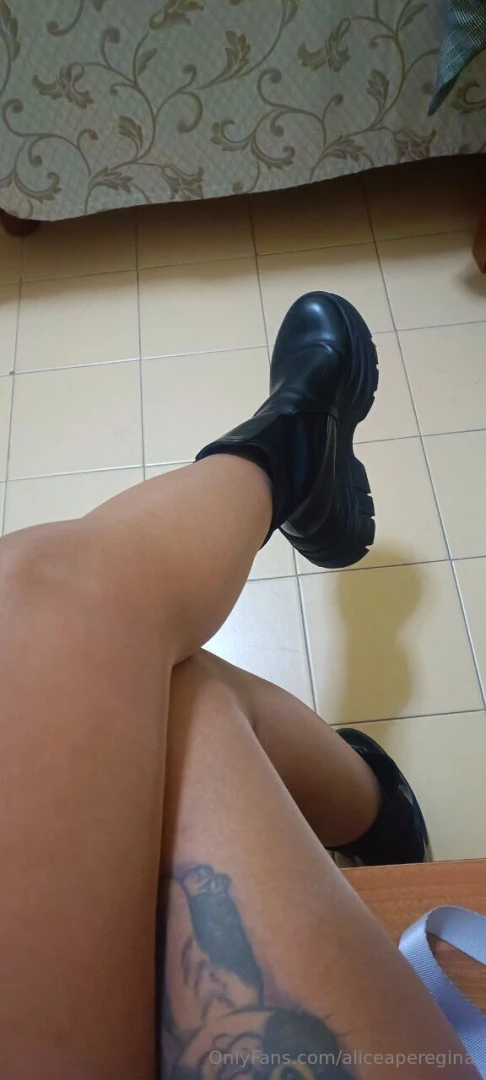 Aliceaperegina part 1 