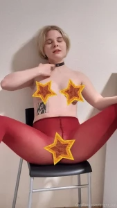 My pussy is very horny and wet today i want to take a very big dildo