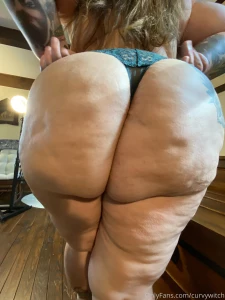 This is why jeans don t fit me lmfao seriously i don t even try