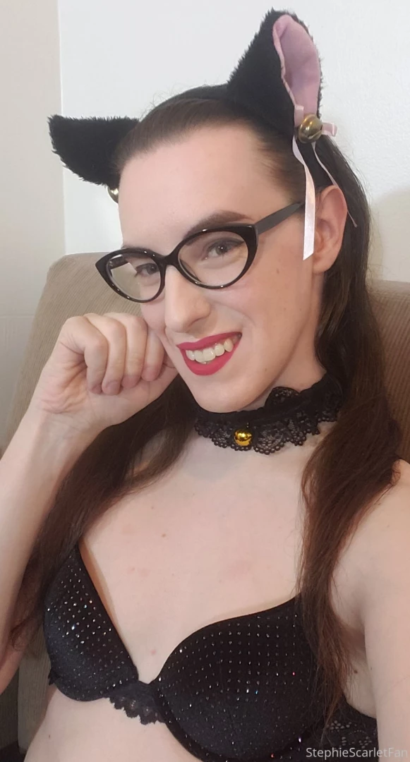 Live on http chaturbate com stephiescarlet let s have a purrrr-fect 