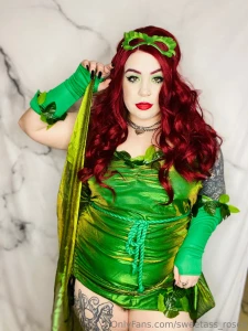 Happy halloween unlock to seee my spicy poison ivy cosplay