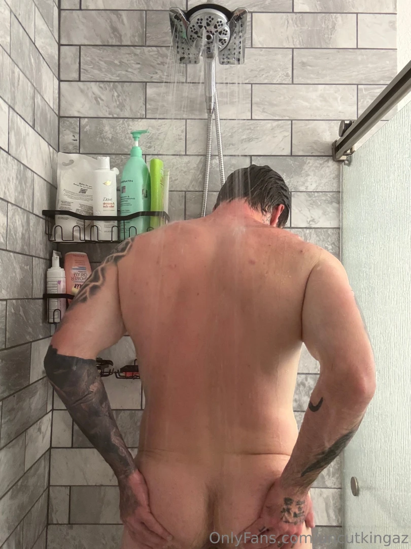 Some nudes for you guys before i get pegged 