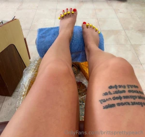 Toes need sucked now lmaoaooo