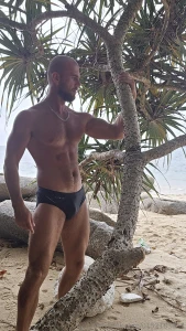 Lost guy in the bushes on the beach part 1