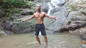 Jungle guy in the middle of flex part 2