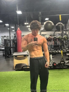 Good morning sexys how are yall are you doing anybody horny today