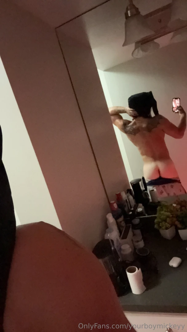 Hey you sexy people who s horny today 