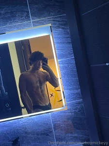 Good morning guys woke up sooo horny today who s gonna cum help me