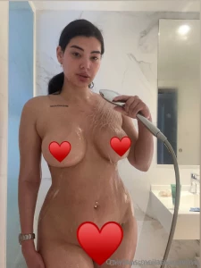 Me enjabonas t porque sola ya me puse muy traviesa
