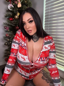 Happy holidays babes lt 3 part 2