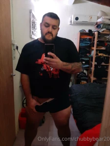 I feel sexy leave me a tip if you think so too and want to see my dick