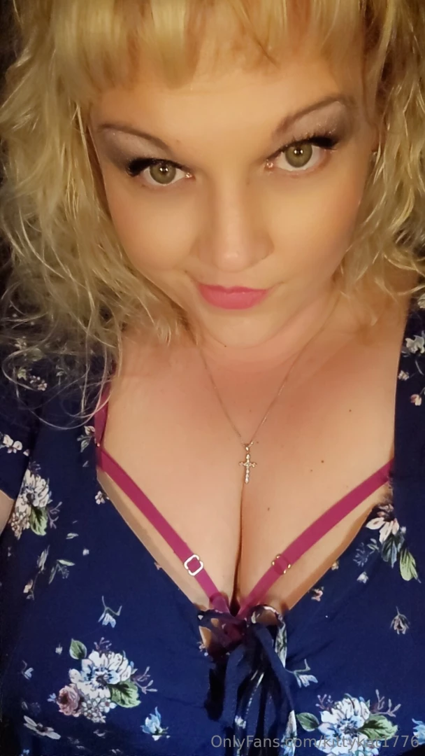 Time for my tattoo session love wearing a dress hmmm wonder if he 