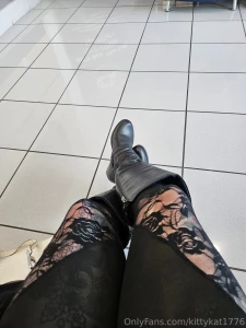 Waiting for the dealership to change the oil in my truck i guess i