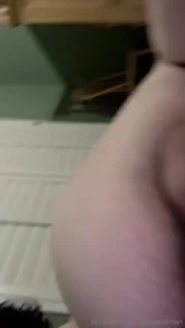 New bare ass fart video