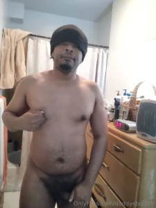 Daddysboi209 i love being vers but i like it better we kiss lick grind