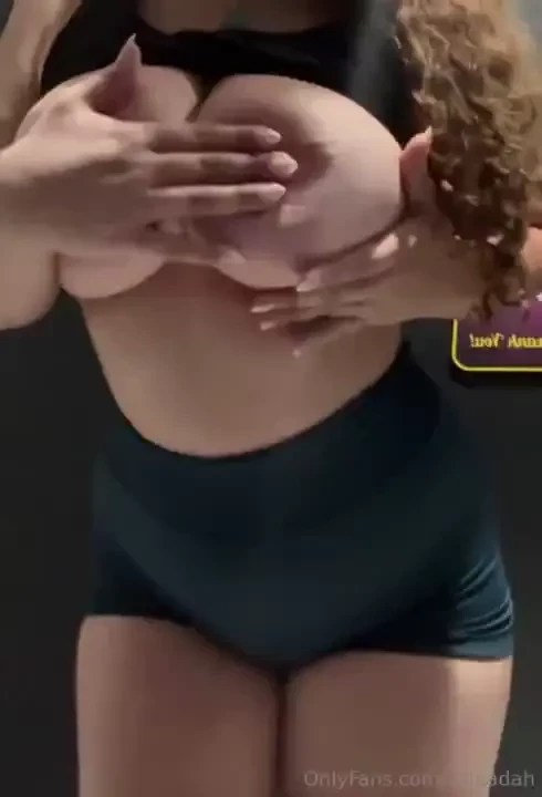 En el gym m s caliente que nunca no me resist y me toqu ya te lo envi 