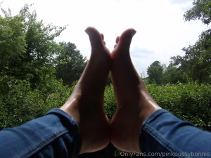 Suck my toes and worship my feet part 1