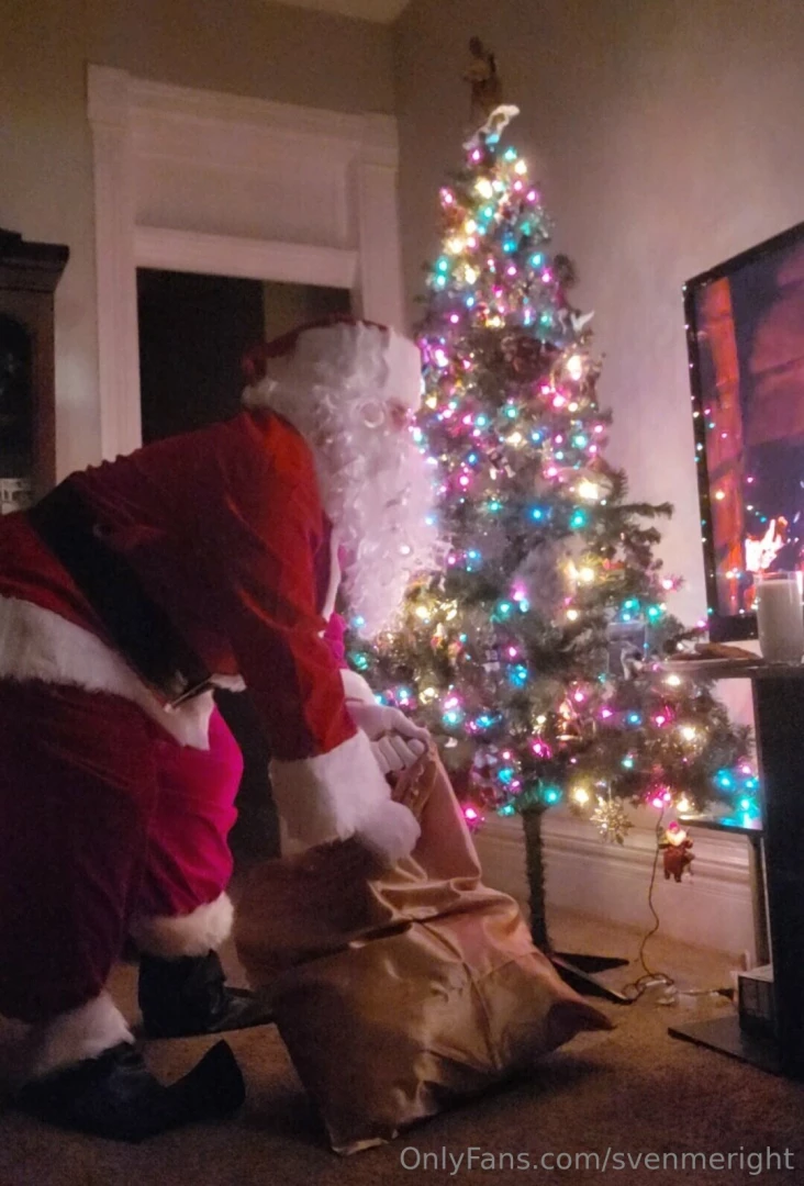 Merry happy christmas holidays here it is the sfw to start but it is part 6 