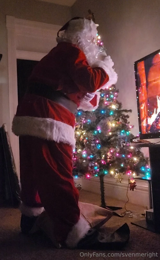 Merry happy christmas holidays here it is the sfw to start but it is part 4 